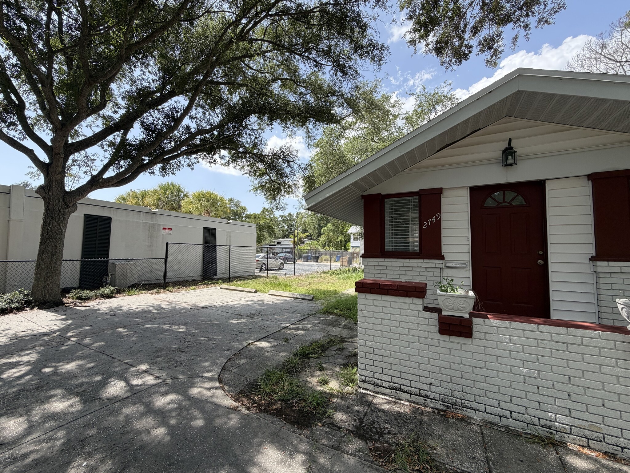 Building Photo - 2 Bed/1.5 Bath