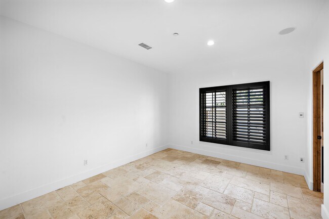 Building Photo - 106 Archipelago Dr