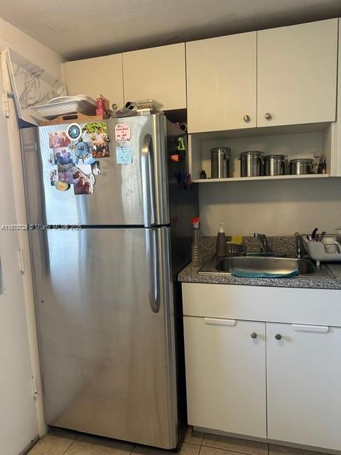 Building Photo - 2930 Point E Dr