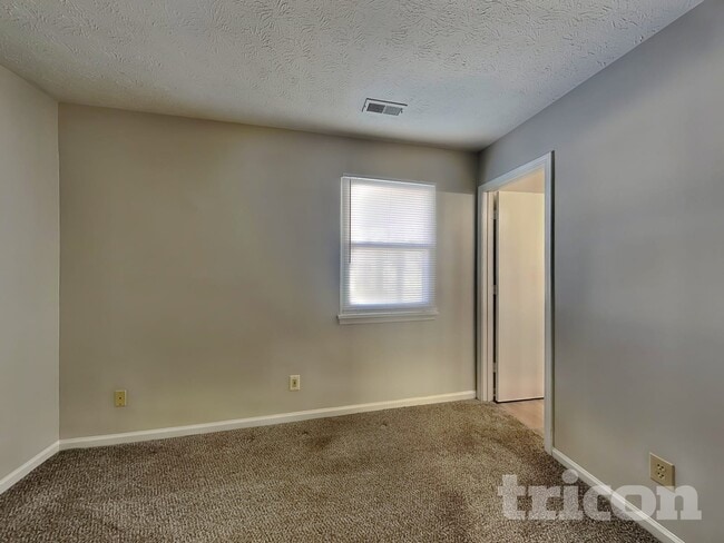 Building Photo - 5220 Tamarisk Ct