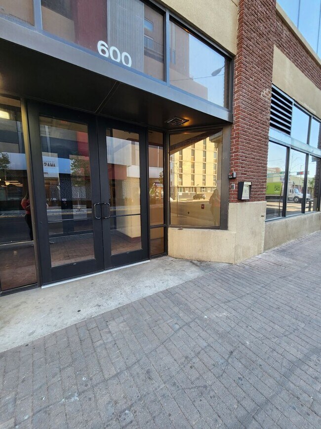 Building Photo - 600 Central Ave SW