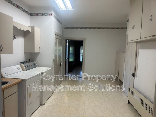 Building Photo - 151 Tanner Ln