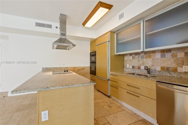 Building Photo - 1800 S Ocean Dr