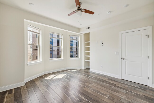 Building Photo - 4015 Baring St