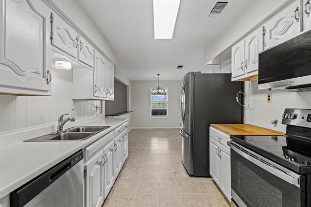 Building Photo - 216 Red River Dr