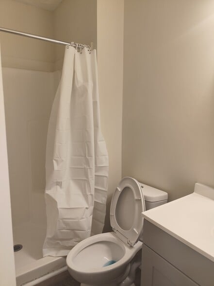 Building Photo - 306 76th Ave N