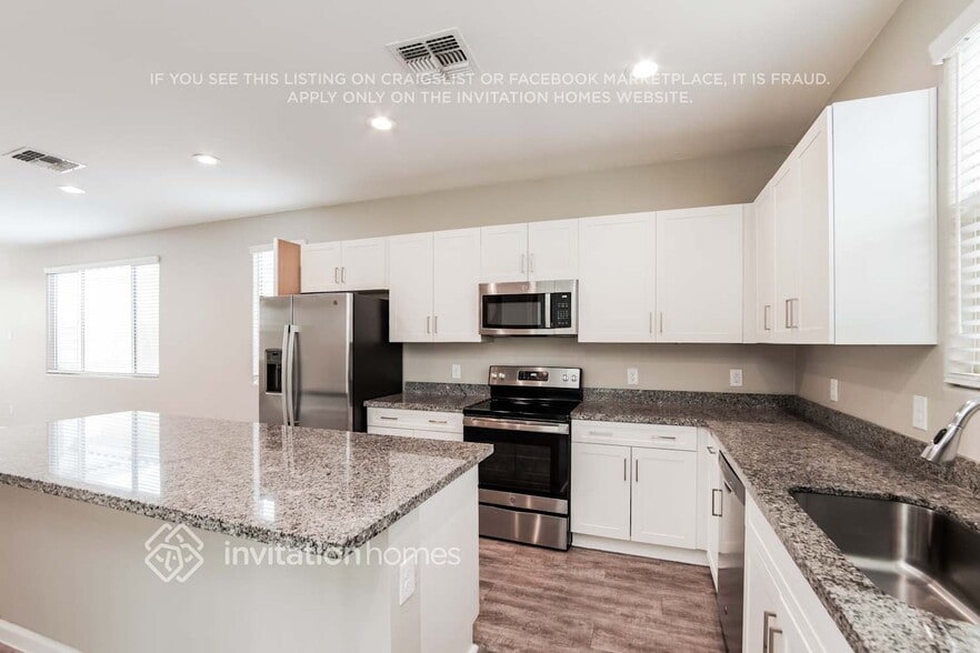 Building Photo - 18949 W Reade Ave