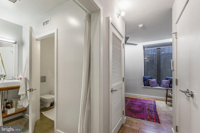 Building Photo - 1306 Hope St