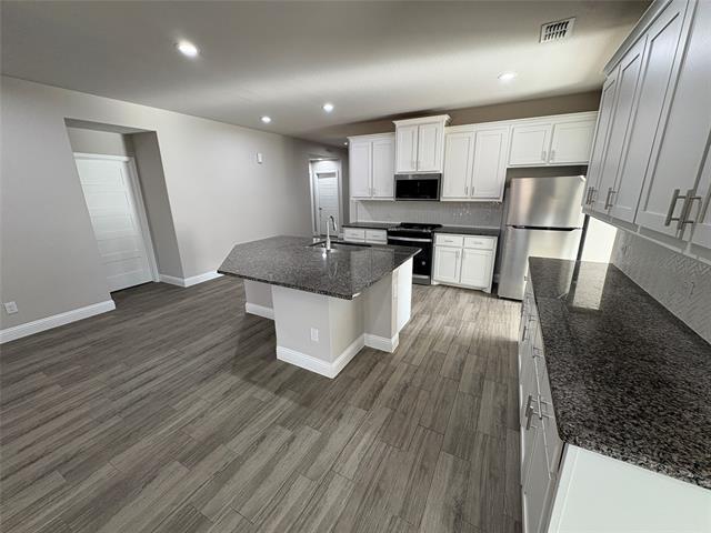 Building Photo - 1904 Tawny Dr