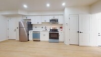 Building Photo - 1318 Holbrook St NE