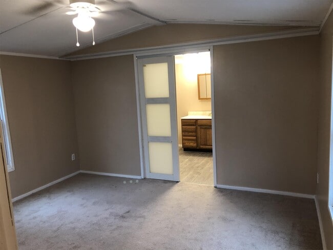 Building Photo - 57 Volewood Ln