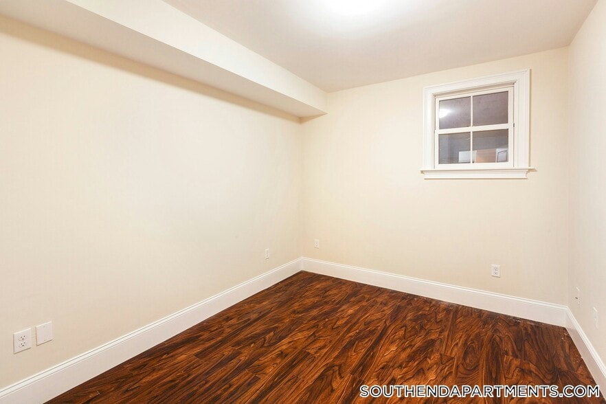 Building Photo - 1902 Washington St