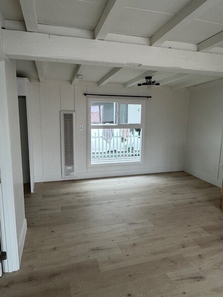 Building Photo - 320 7th St