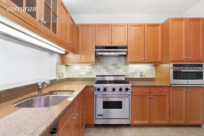 Building Photo - 10 West St