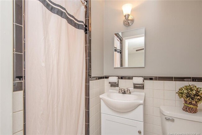 Building Photo - 1401 Briarcliff Dr