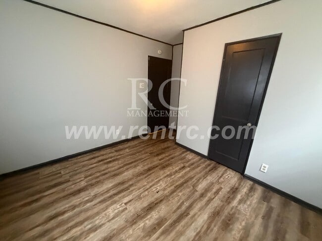 Building Photo - 228 Delaware-