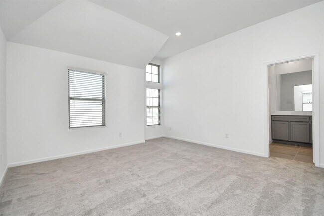 Building Photo - 5535 Holly Hvn Ct