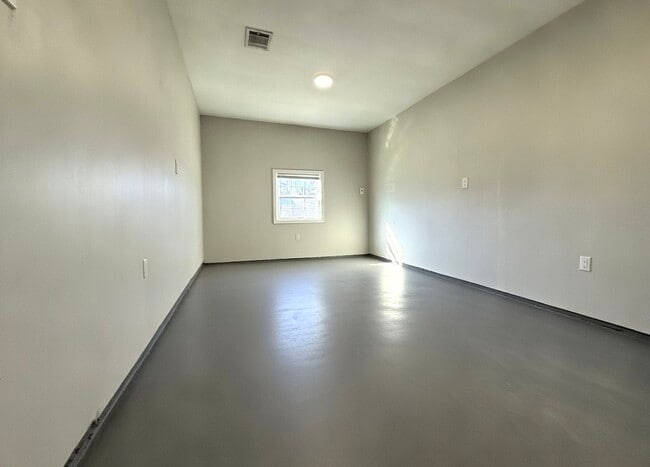 Building Photo - 4218 Esther St