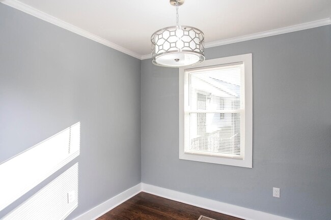 Building Photo - 1111 Westchester Dr