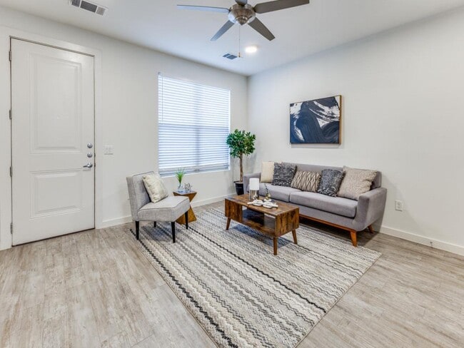 Building Photo - 7805 Cooper Ln