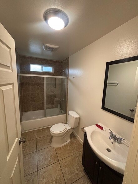 Building Photo - 403 W 105th St