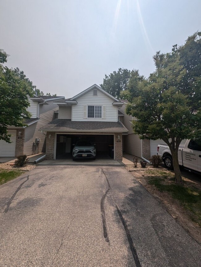 Primary Photo - Updated 3BR Townhome in Eagan – Close to S...