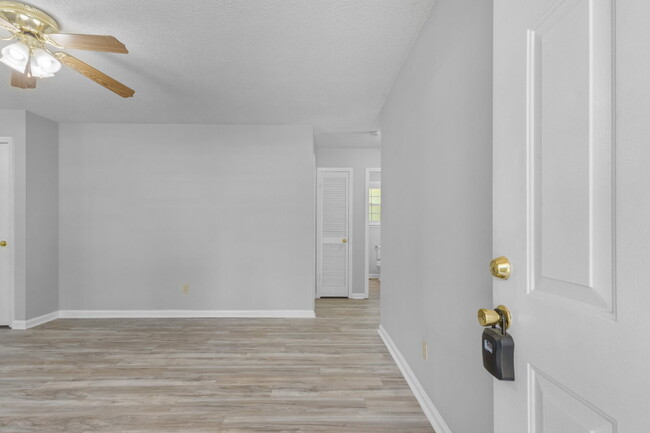 Building Photo - 3 Bedroom home with finished BASEMENT