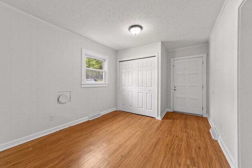 Building Photo - 434 Peachtree St