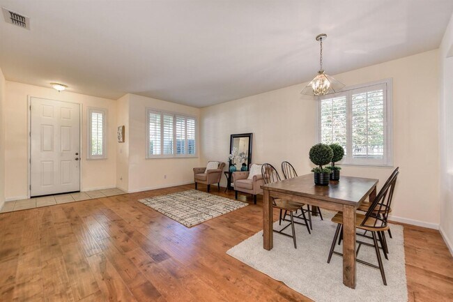 Building Photo - Home for Rent in Gold River, CA