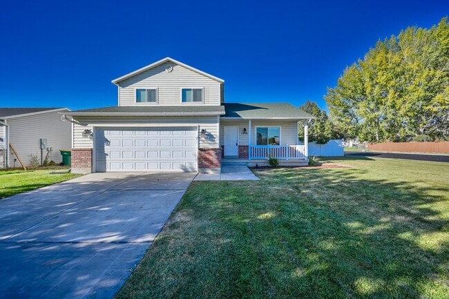 Primary Photo - Great Family Home in Excellent Location!