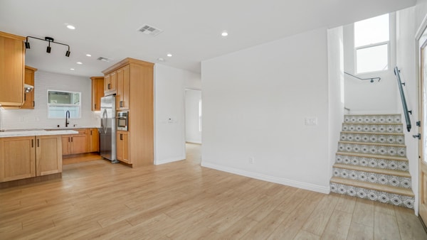 Building Photo - 2035 S Corning St