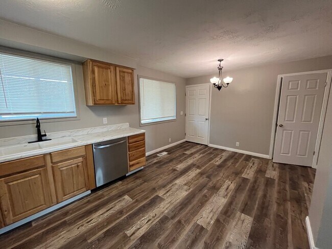 Building Photo - Remodeled Taylorsville 5 Bedroom!