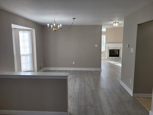 Building Photo - 512 Pimlico Way