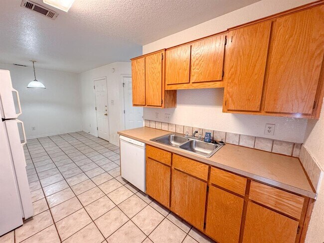 Building Photo - 4209 Thunder Creek Dr