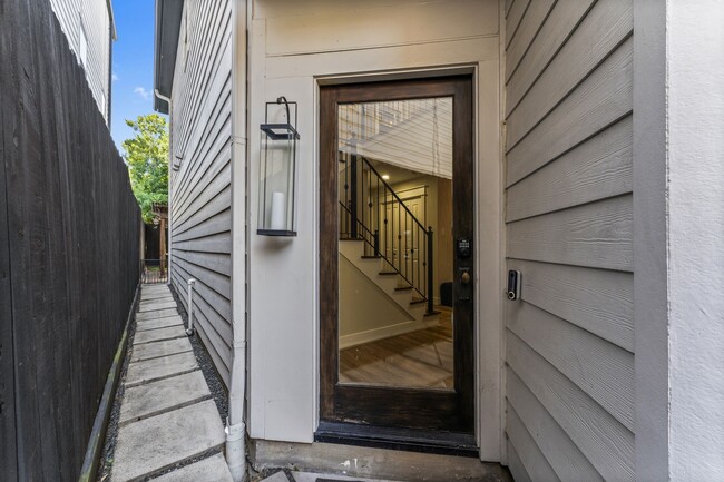 Building Photo - 1305 Birdsall St