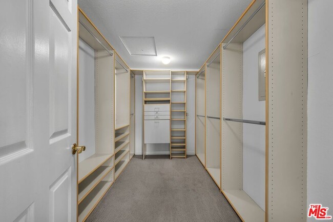 Building Photo - 7513 W 83rd St