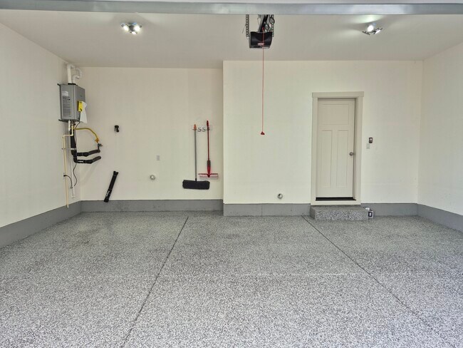 Building Photo - 31741 NW Blake Terr