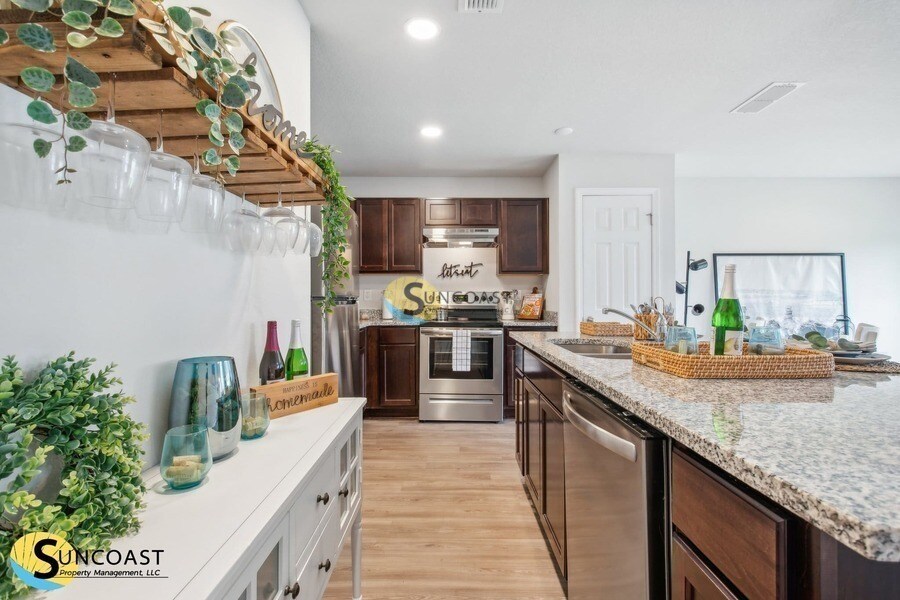 Building Photo - 7649 Mailes Ct