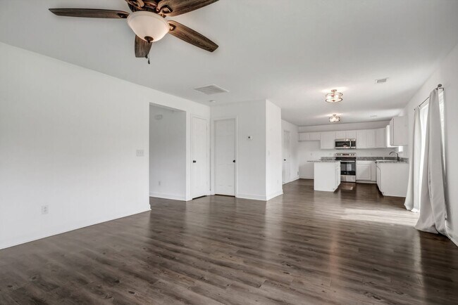 Building Photo - Timber Trail Drive Rental