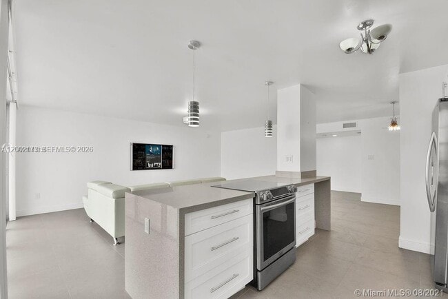 Building Photo - 18041 Biscayne Blvd