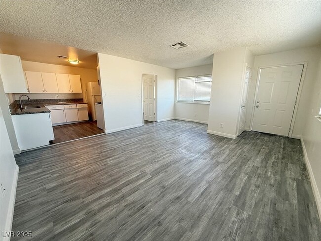 Building Photo - 2353 Exeter Dr
