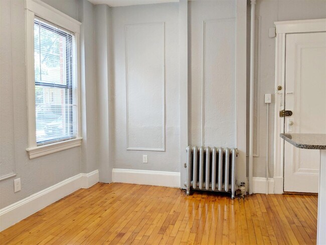 Building Photo - 41 Ivaloo St