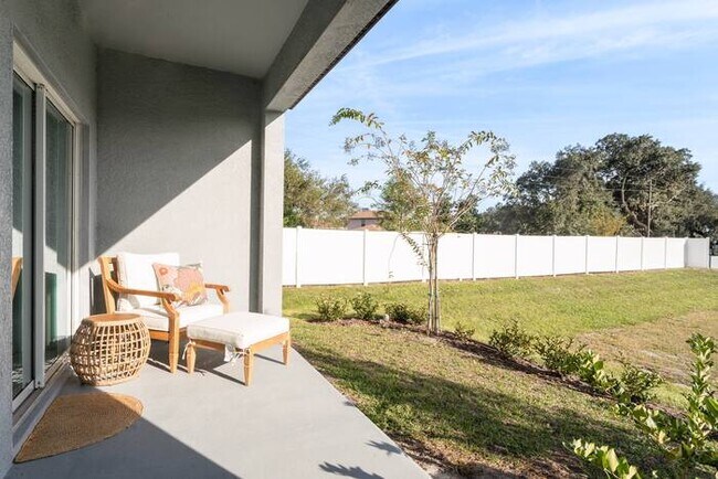 Building Photo - 37722 Leafside Ln