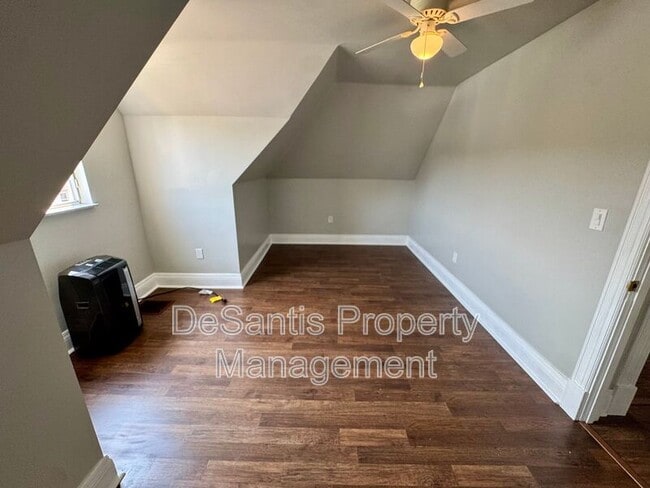 Building Photo - 227 5th Ave