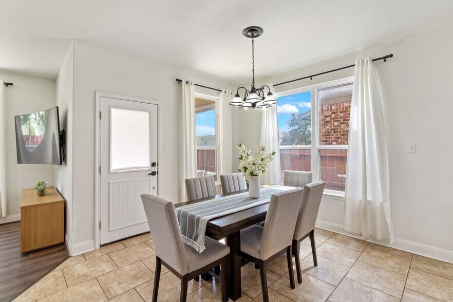 Building Photo - 22438 Akin Fawn