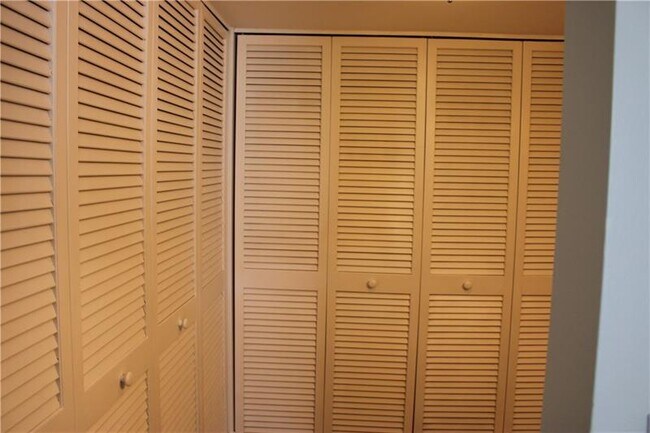 Building Photo - 750 N Ocean Blvd