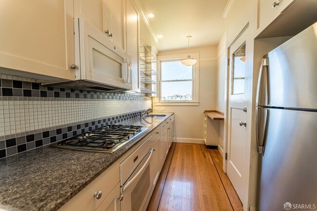 Building Photo - 3032 Pierce St