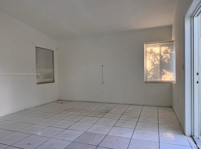 Building Photo - 550 NW 118th St