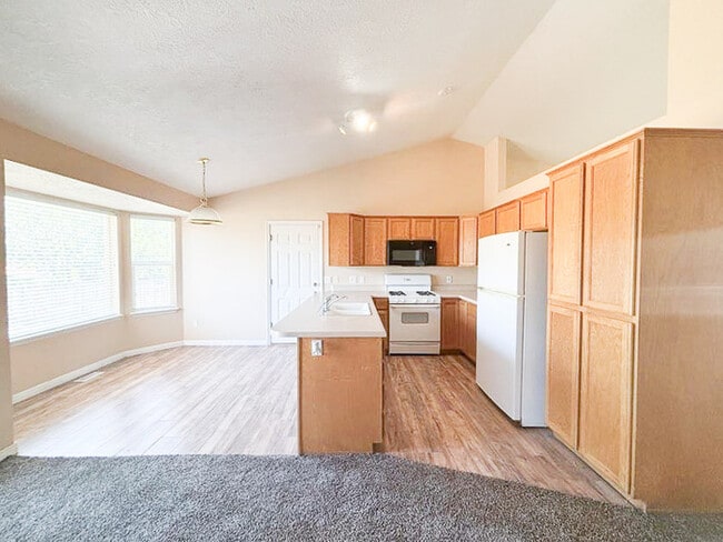 Building Photo - Spacious 5-Bedroom Home in Stansbury Park ...