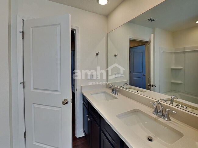 Building Photo - 2928 Rolling Acres Rd